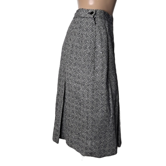 Vintage Jaeger 100% Wool midi Skirt plated… - Picture 3 of 9